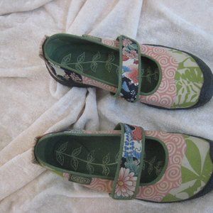 Keen Unique Multi-Colored Fabric Top Outdoor Shoes